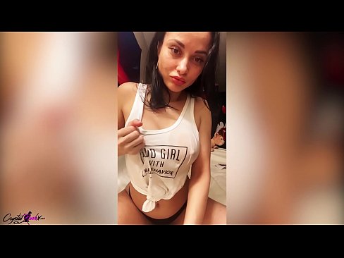 ❤️ Mulher bonita e peituda a masturbar-se e a acariciar as suas mamas enormes numa camisola molhada ️❌ Porno russo em pt.bdsmquotes.xyz ❤